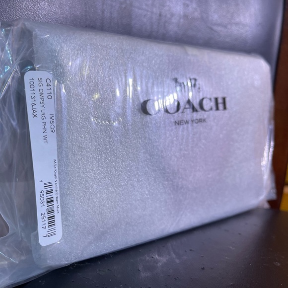 NWT COACH C4110 Dempsey Large Phone Signature Jacquard  Stripe & Coach Patch - Picture 4 of 14